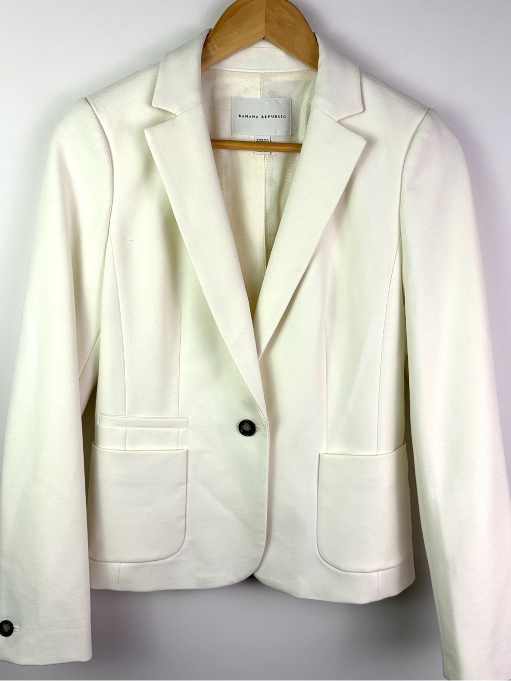 Banana Republic Women's Ivory Single-Button Blazer size 4